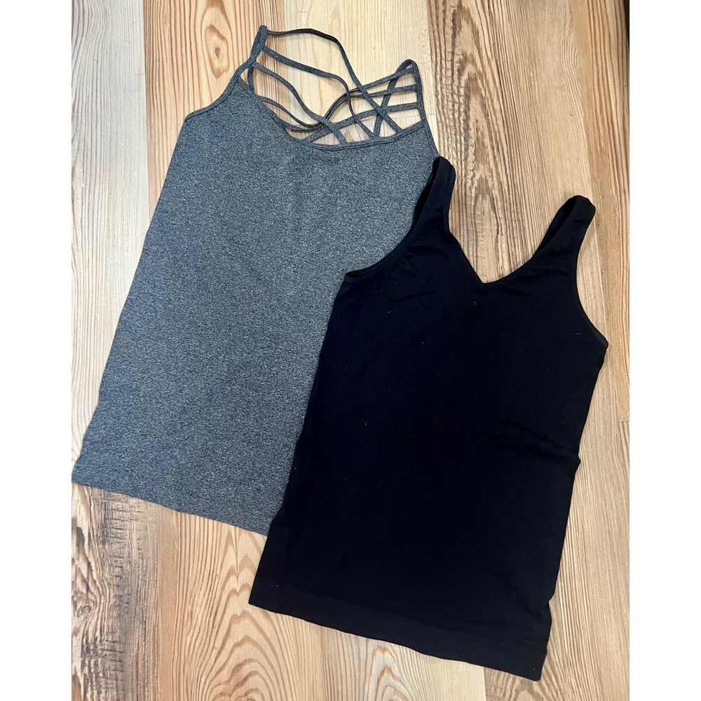 Bundle Zenana S/M Womens Grey Lattice Neck Seamless Tank Top & Black V-Neck